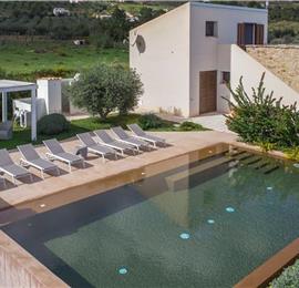 4 bedroom villa with infinity pool, Alcamo, sleeps 6-8